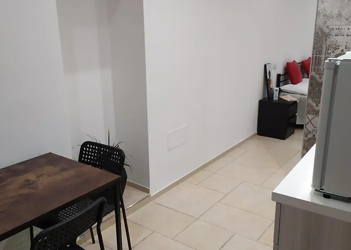 Stradone 132 アパート *