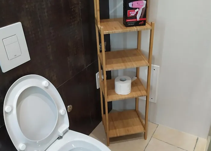 Stradone 132 アパート